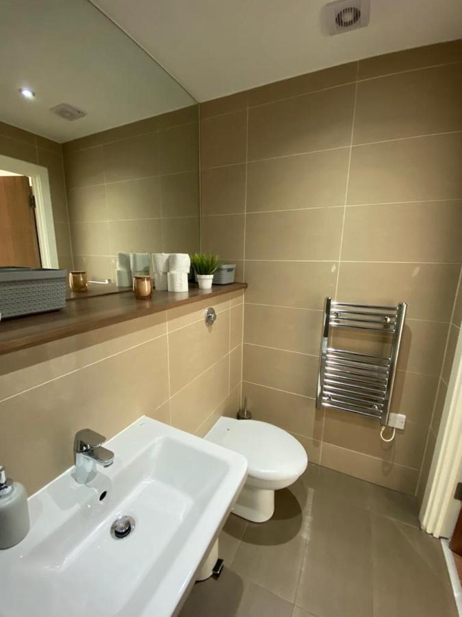 3 Bed Central Apartment *Free Parking On Site* Manchester Kültér fotó